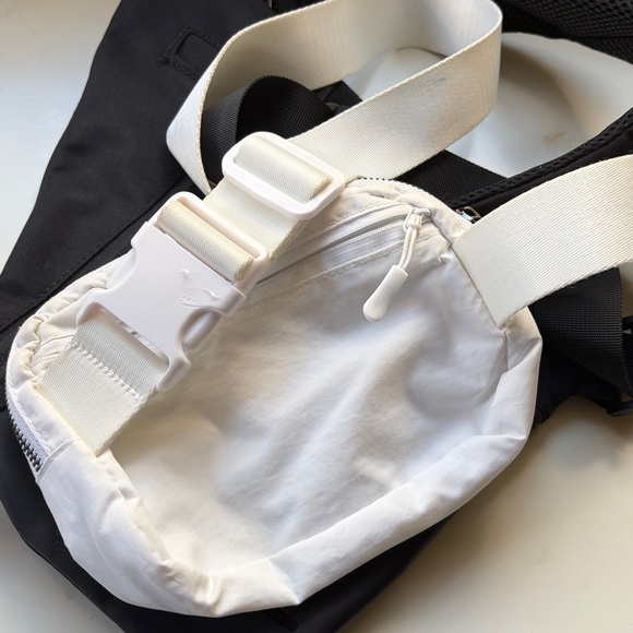 Anthropologie White Crossbody and waist Bag with Graphic Design - Picture 5 of 5